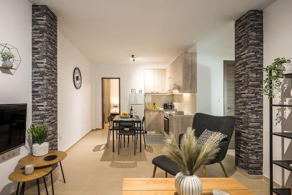 Sofman City Center Apartment A Heraklion  Bagian luar foto