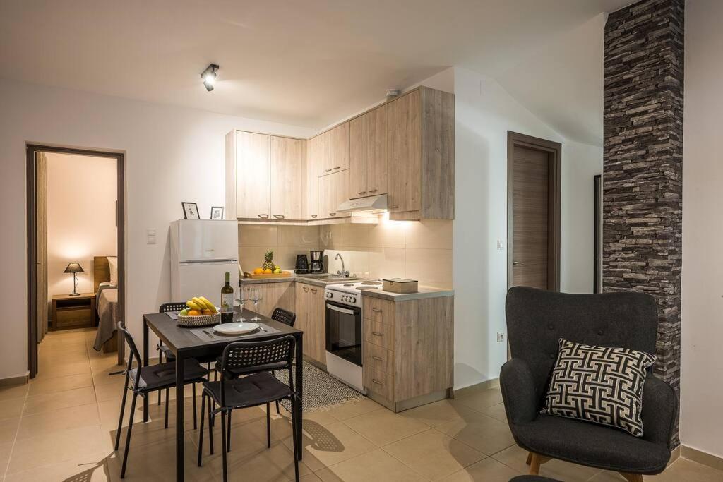 Sofman City Center Apartment A Heraklion  Bagian luar foto